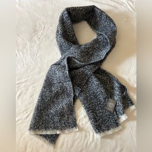 Vince Camuto Black Grey and White Scarf